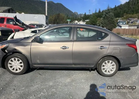 2016 Nissan Versa 1.6 S/1.6 S+/1.6 Sl/1.6 Sv z USA, uszkodzony, nr VIN 3N1CN7AP6GL875828